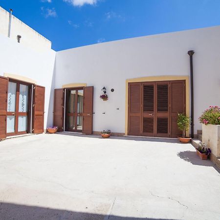 Bianco Sale Trapani Acomodação com café da manhã Rilievo Exterior foto